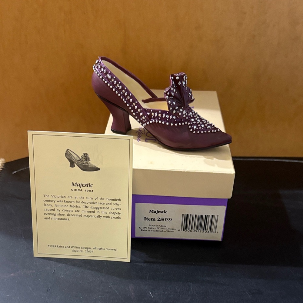 Just The Right Shoe Majestic Purple Heels - Picture 2 of 5